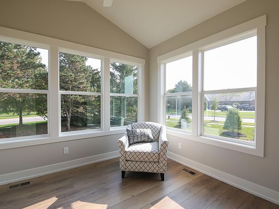 4th image of 9086 Village Station Ct SE