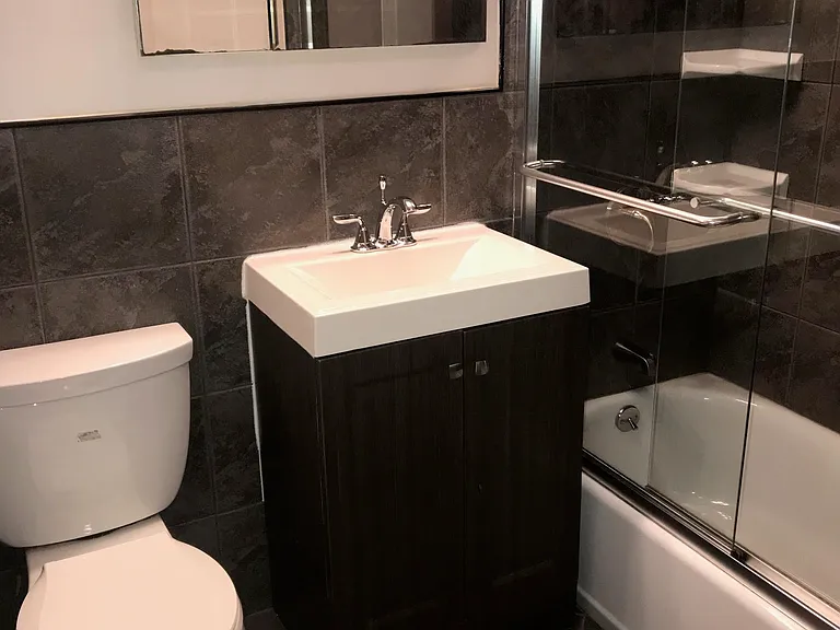 140 E 31st St #61 — Photo 8
