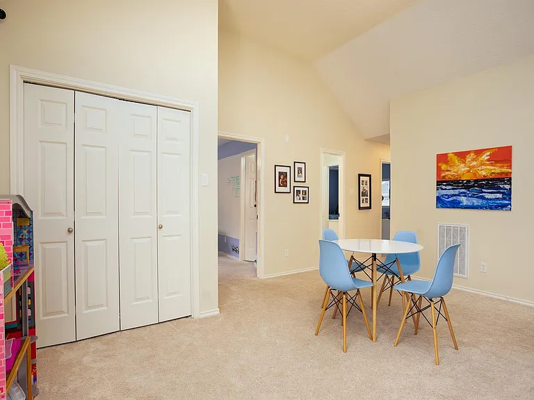 8915 Wallington Dr — Photo 24
