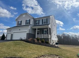 212 Creekside Dr, Oakdale, PA 15071