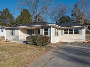 1704 Vada Cir, Knoxville, TN 37912