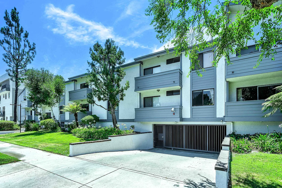 Building Photo - Moorpark Lofts