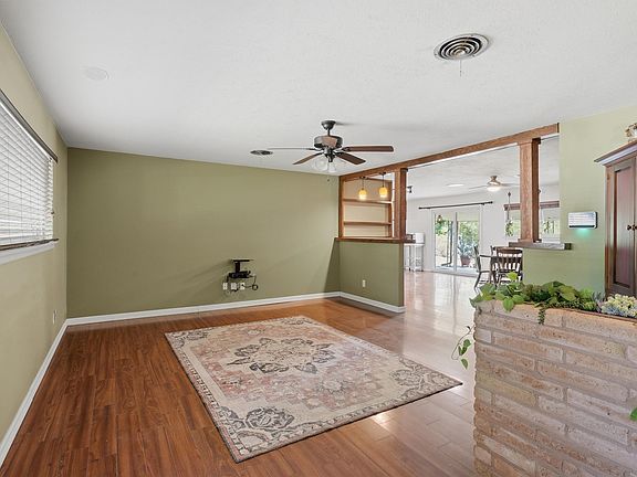 5th image of 4105 Springbranch Dr