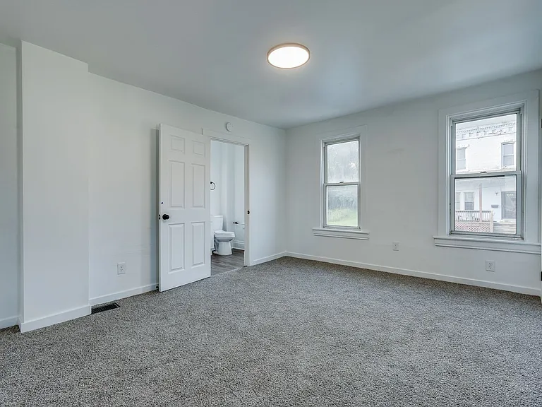 623 Lillian St — Photo 22