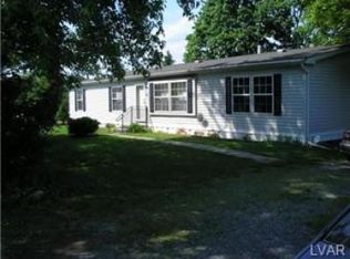 3951 Mauch Chunk Rd, Whitehall, PA 18052