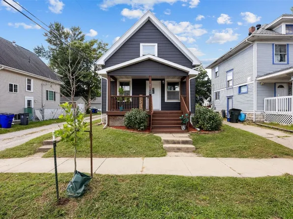 816 9th St NW, Cedar Rapids, IA 52405