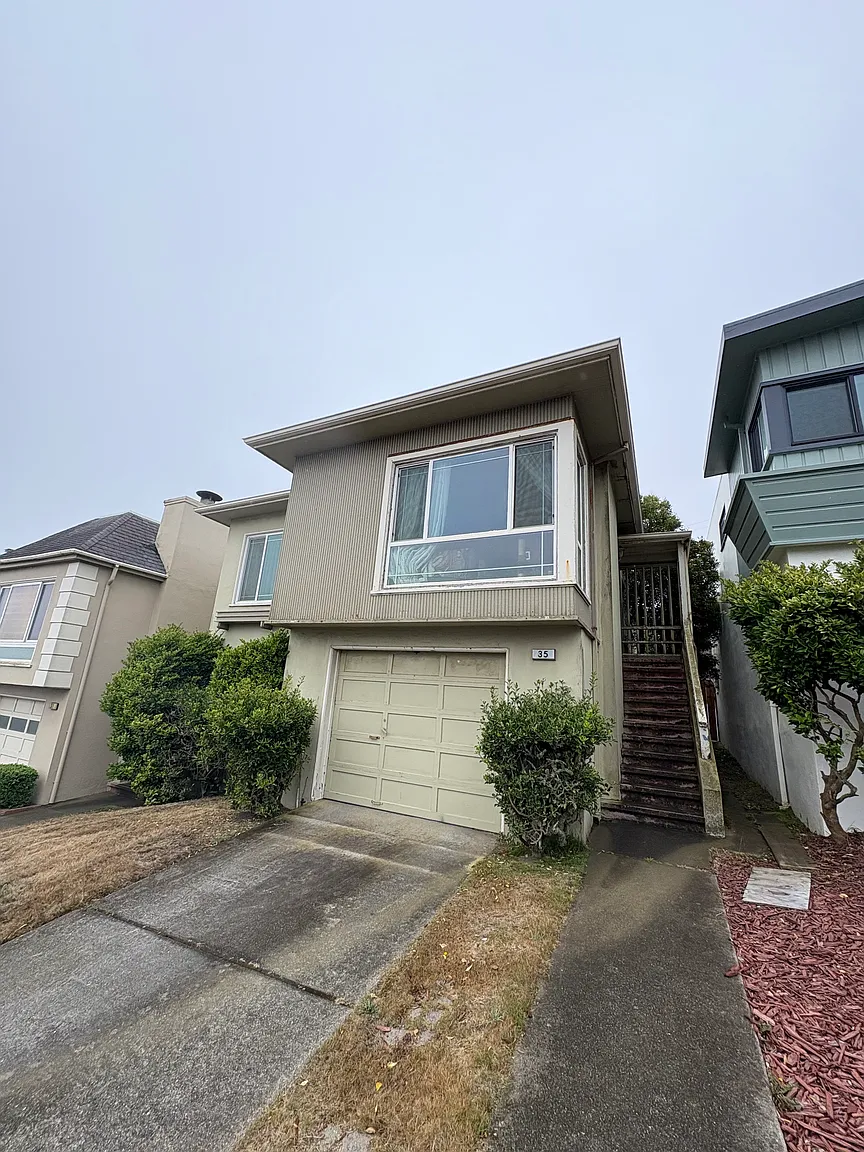 35 Crestview Ave photo 1