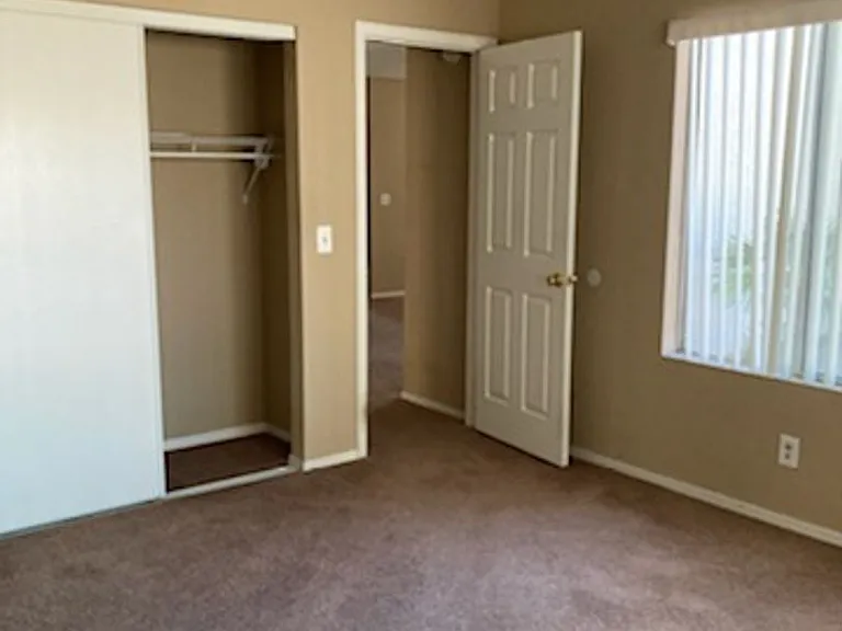 2060 Mesquite Ln #F105 — Photo 11