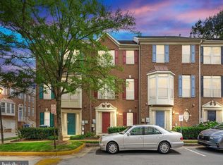 2706 Manhattan Pl, Vienna, VA 22182