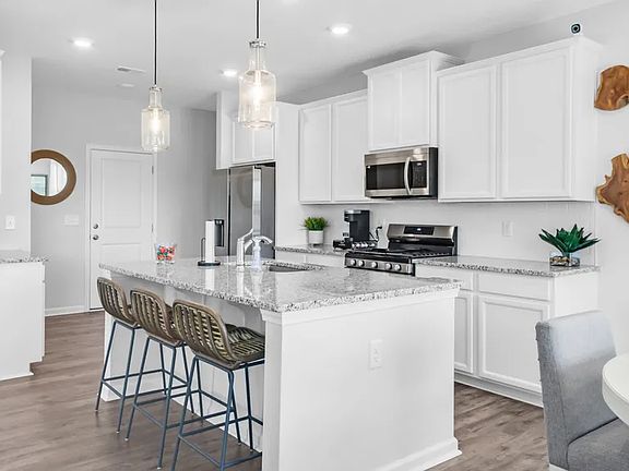 For Rent: $2,195 (3 beds, 3 baths, 2,250 Square Feet)