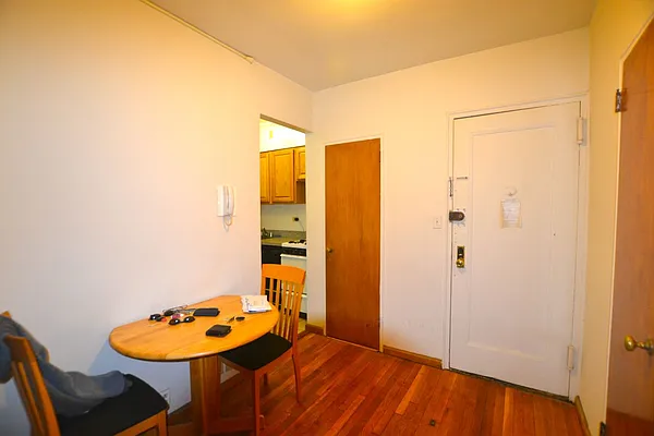 Rented by City Stop Realty | media 25