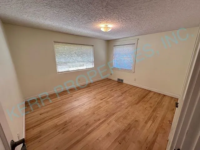 15418 SE Meadowlark Ln — Photo 11