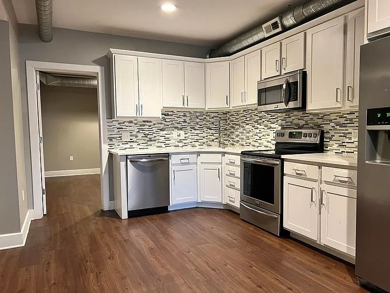 130 Locust St #2 — Photo 1