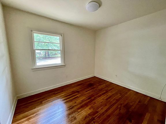 4th image of 1408 Maple Ave