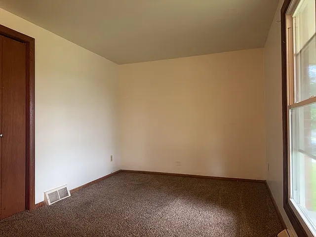 418 Beloit St #5 — Photo 17