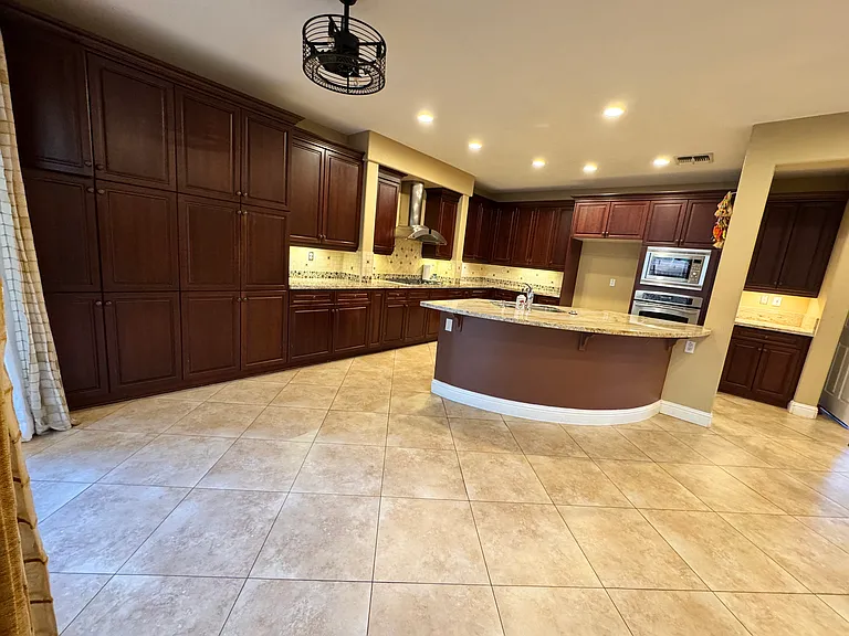601 Barranca Ct — Photo 9
