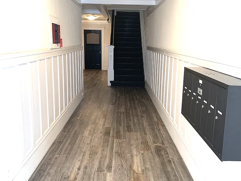 1625 Larkin St #F — Photo 14