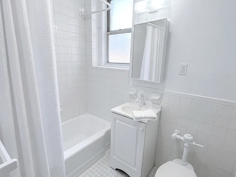 328 W 83rd St #4F — Photo 3