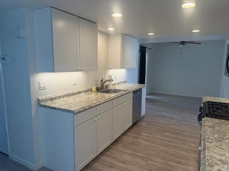 1820 Marigold Ln — Photo 9