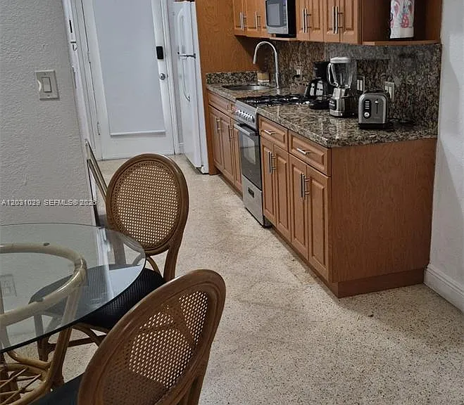 6490 Collins Ave #3 — Photo 4