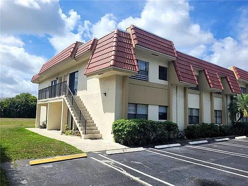 11096 Royal Palm Blvd Photo 1
