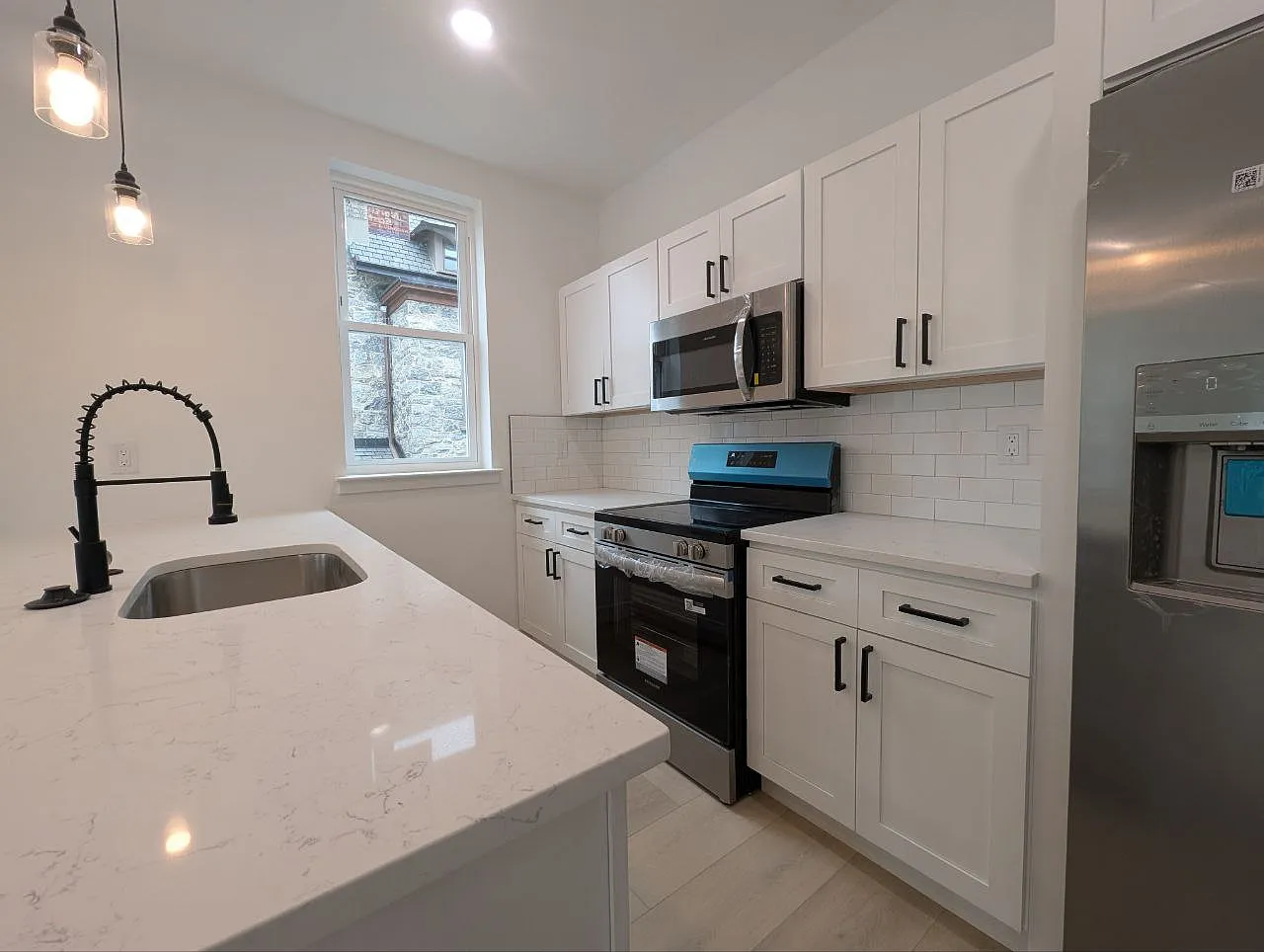 1 bed, 856 sqft, $1,475 — Photo 2