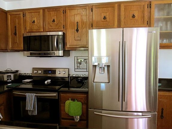 3rd image of 691 Keith St
