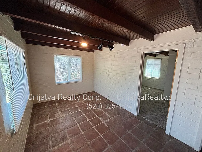 2606 Columbus — Photo 5