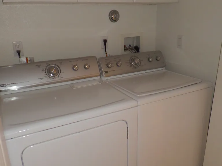 211 Moser Ave #R6 — Photo 17