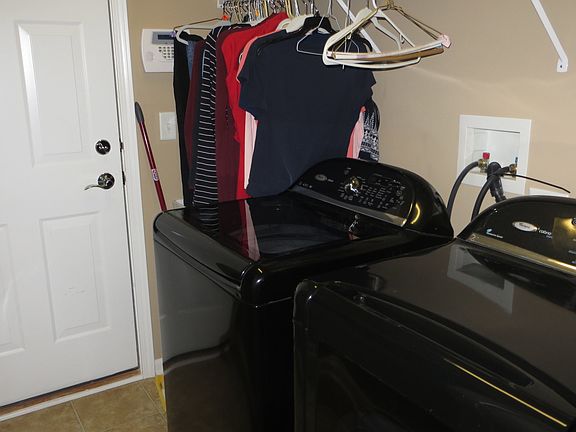 5th image of 3521 Melody St