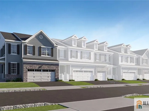 78 Bellan Dr S, Brunswick, NJ 08852