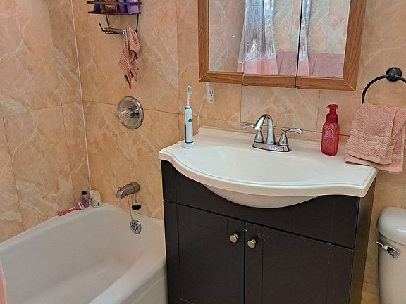 5th image of 330 E 49th St APT 7K