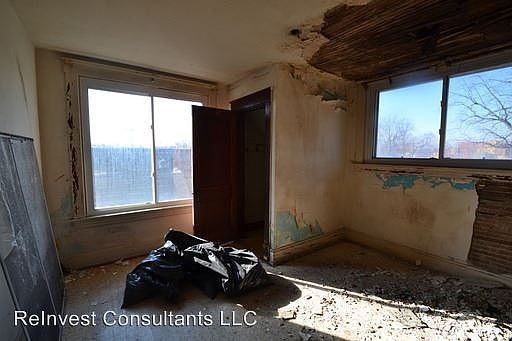 3rd image of 315 Jefferson Ave