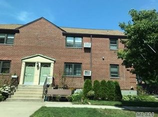 24502 62nd Ave, Douglaston, NY 11362