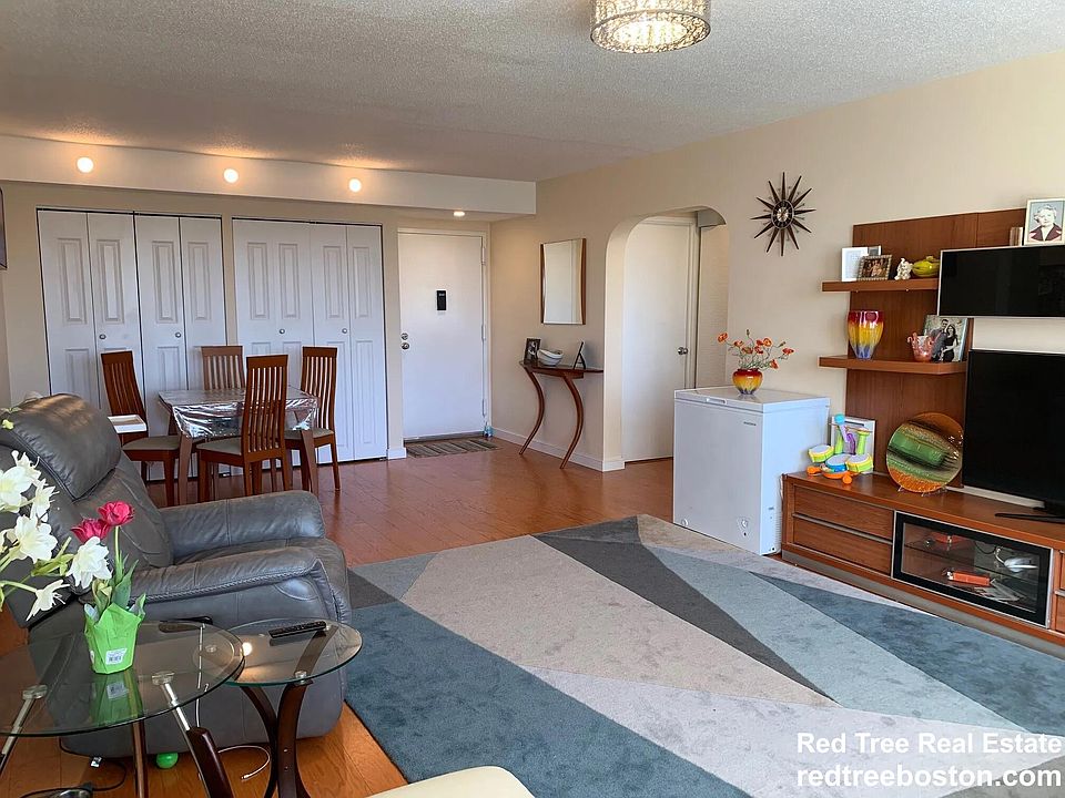 1st image of 1731 Beacon St #506A