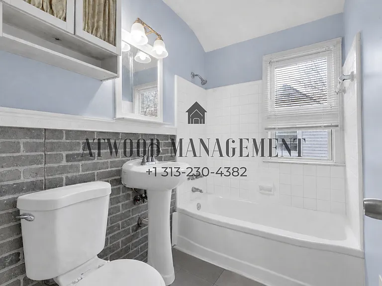 14118-20 Evergreen Rd — Photo 10