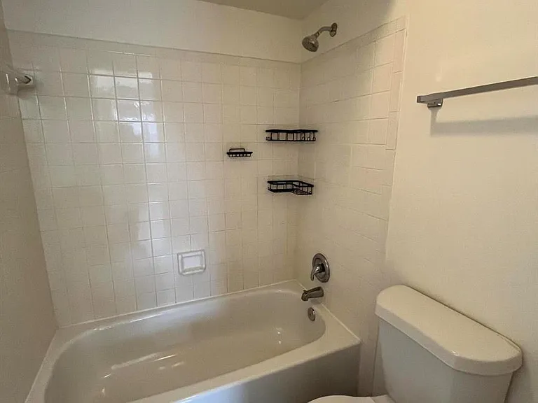 5975 Forest Hill Blvd #201 — Photo 14