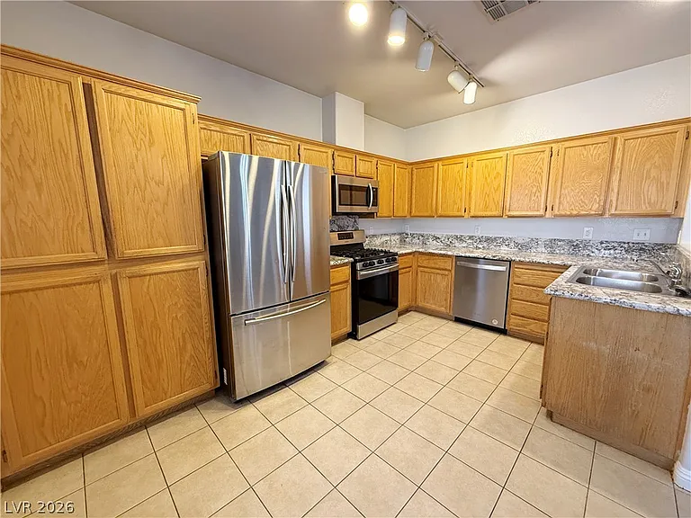 2185 Polynesia Cir — Photo 12