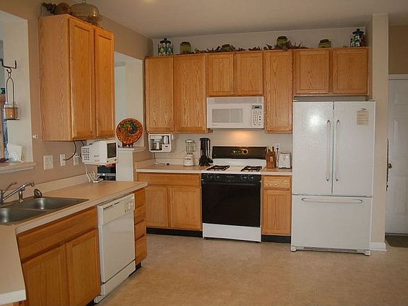 4th image of 338 S Brookside Dr
