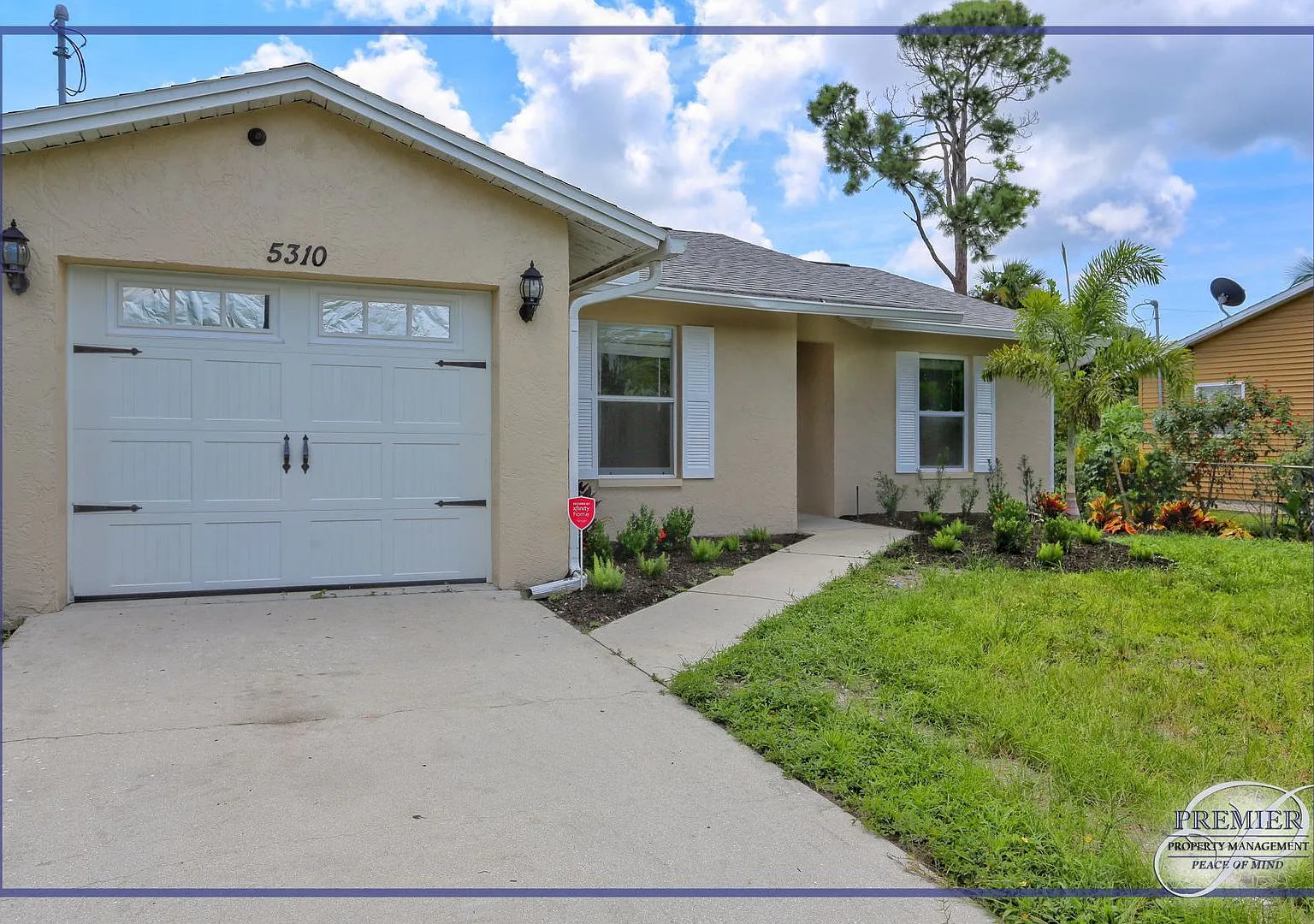 Pet Friendly Unfurnished Annual - Single Family Home 3 Bed/ 2 Bath Recent Updated Interior — Photo 1