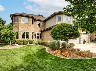8053 W Duane Dr, Frankfort, IL 60423