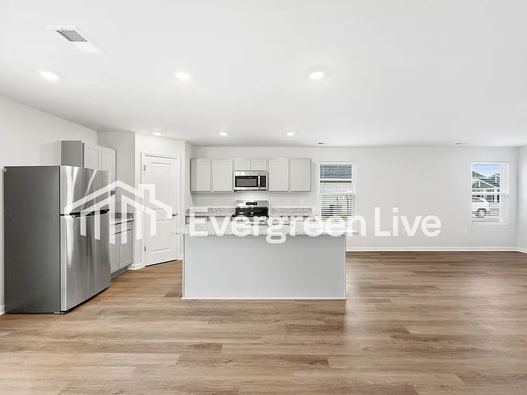 1005 Kinness Dr — Photo 30