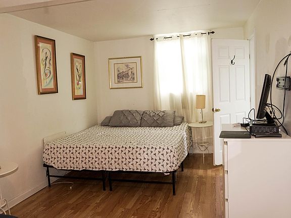 4th image of 2009 Saint Ann St #C