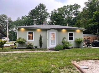 40 Woodside Rd, Burrillville, RI 02830