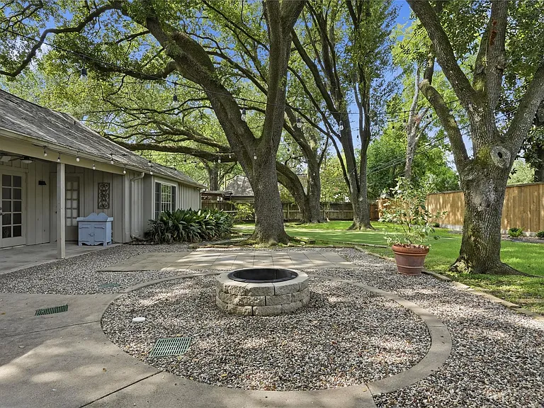 12435 Kimberley Ln — Photo 20