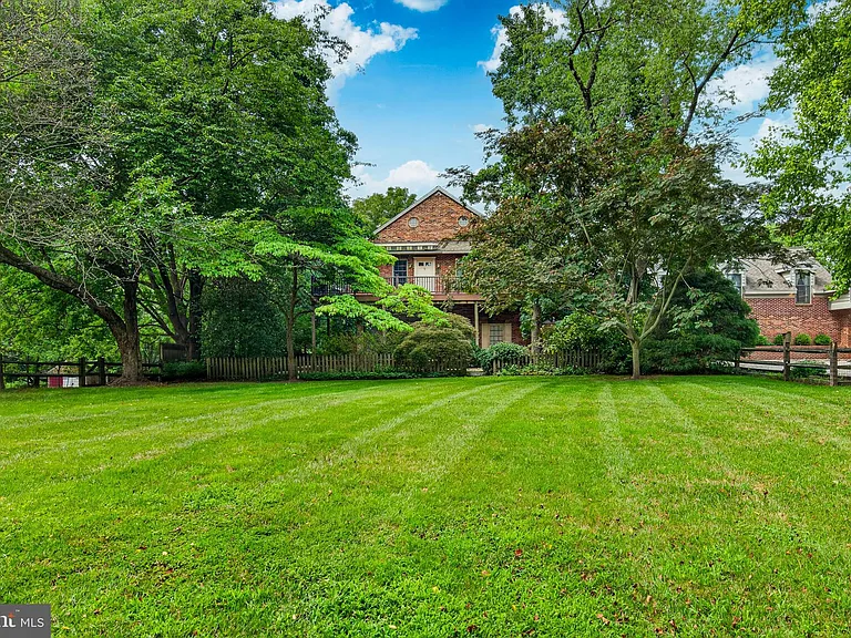 42 Kitty Ln — Photo 4