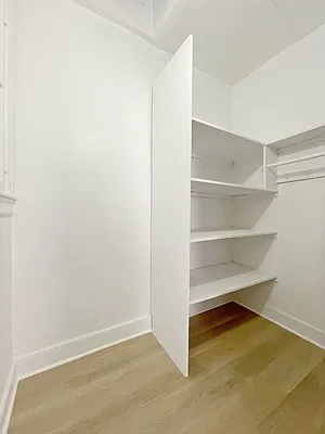 Rented by Momentum Real Estate LLC | media 14