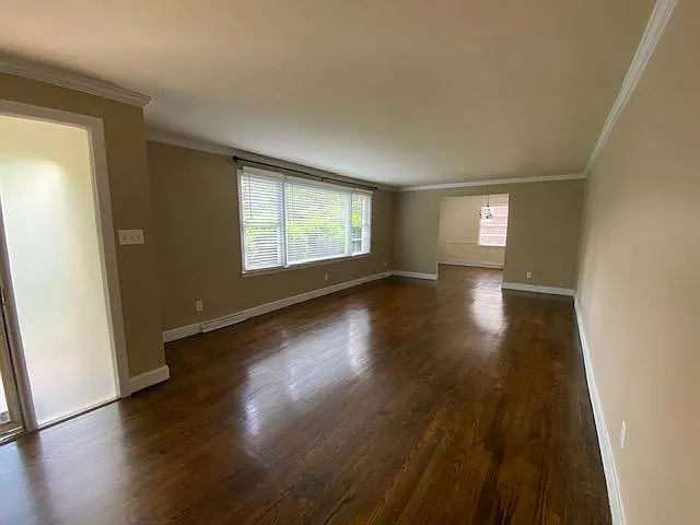 106 Hawkins Dr — Photo 13