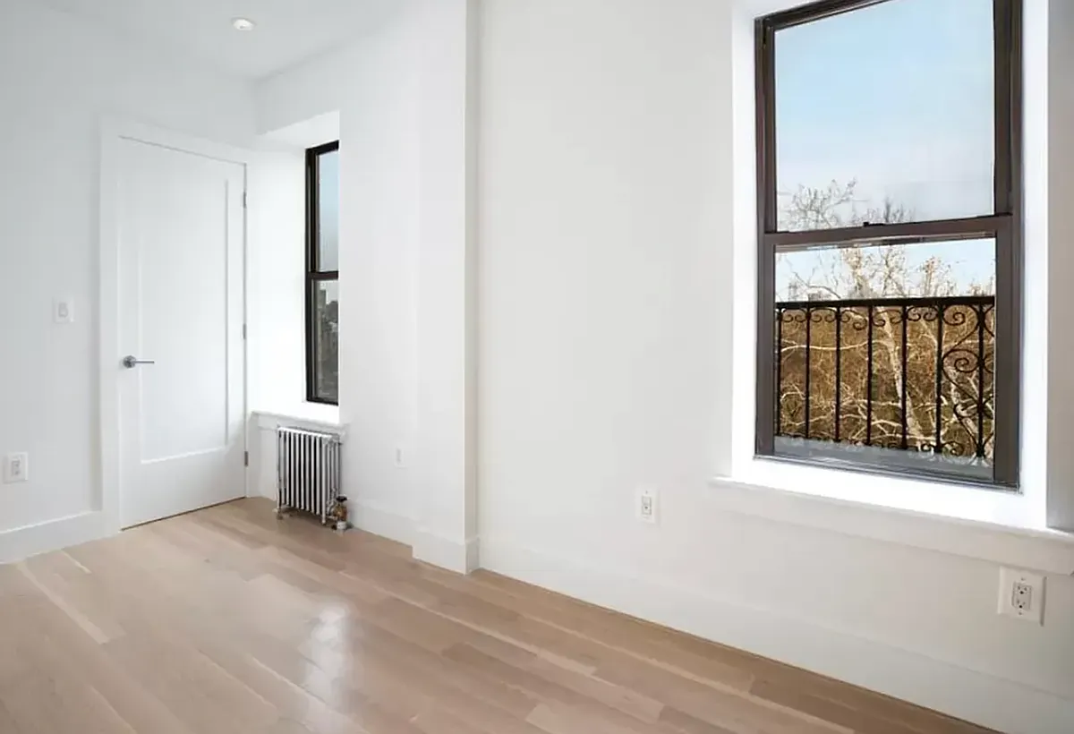 Building Photo - 171 Thompson St #7