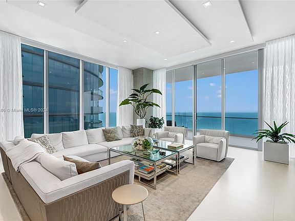 3rd image of 18501 Collins Ave Unit 4901